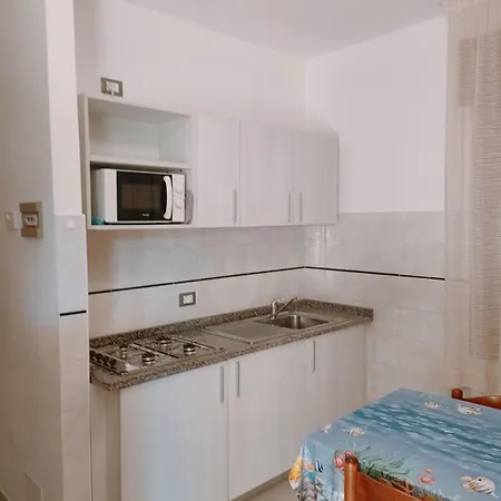 Refurbished One Bedroom Flat With Communal Garden